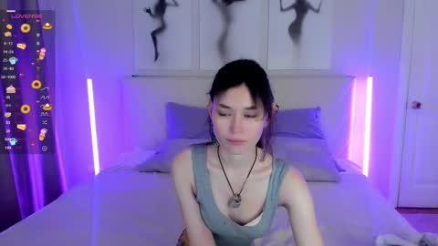 Snapshot of _emily__strike_ chatting on November 2025 09:52:01 AM _emily__strike_ online show from November 2025 09:52:01 AM