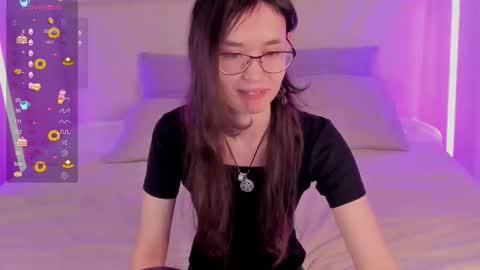 Snapshot of _emily__strike_ chatting on December 2025 10:09:01 AM _emily__strike_ online show from December 2025 10:09:01 AM