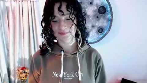 Snapshot of _emily_g chatting on September 2025 04:43:02 PM Emily G online show from September 2025 04:43:02 PM