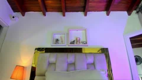 Isabella online show from October 2025 12:06:02 PM