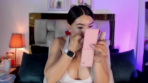 Isabella online show from March 2026 12:02:02 PM