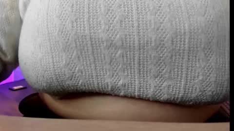 Snapshot of _emily_rosee_ chatting on October 2025 12:23:02 PM Emily online show from October 2025 12:23:02 PM