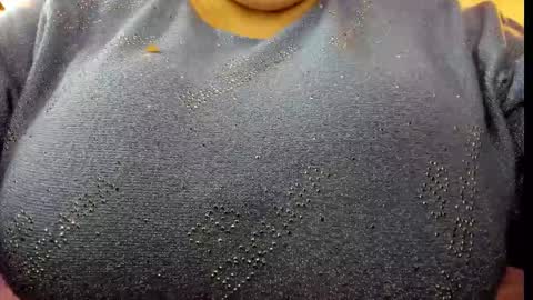 Snapshot of _emily_rosee_ chatting on November 2025 12:18:02 PM Emily online show from November 2025 12:18:02 PM