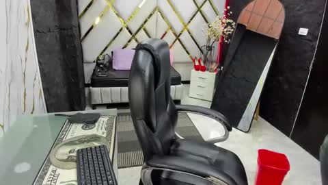 emily  online show from April 2026 01:40:01 PM