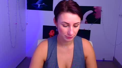 Snapshot of _emma_lay chatting on December 2024 04:21:02 PM Emma online show from December 2024 04:21:02 PM