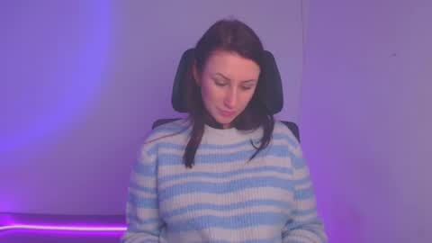 Snapshot of _emma_lay chatting on December 2024 10:17:01 AM Emma online show from December 2024 10:17:01 AM