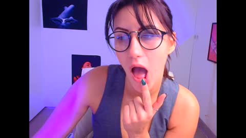 Snapshot of _emma_lay chatting on January 2025 02:12:02 PM Emma online show from January 2025 02:12:02 PM