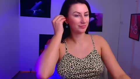 Snapshot of _emma_lay chatting on January 2025 10:23:02 AM Emma online show from January 2025 10:23:02 AM