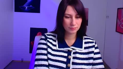 Snapshot of _emma_lay chatting on January 2025 12:43:01 PM Emma online show from January 2025 12:43:01 PM