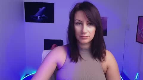 Snapshot of _emma_lay chatting on February 2025 12:39:02 PM Emma online show from February 2025 12:39:02 PM