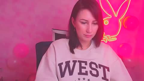 Snapshot of _emma_lay chatting on February 2025 01:16:02 PM Emma online show from February 2025 01:16:02 PM