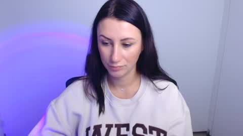 Snapshot of _emma_lay chatting on October 2025 07:17:02 AM Emma online show from October 2025 07:17:02 AM