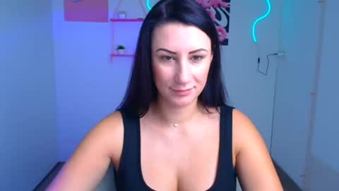 Snapshot of _emma_lay chatting on October 2025 06:01:01 AM Emma online show from October 2025 06:01:01 AM