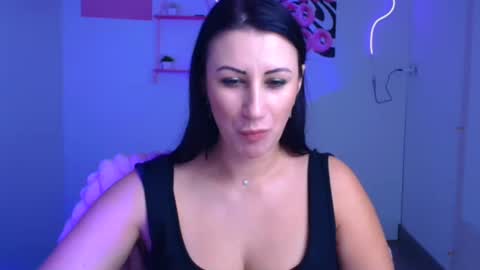 Snapshot of _emma_lay chatting on November 2025 01:22:04 PM Emma online show from November 2025 01:22:04 PM