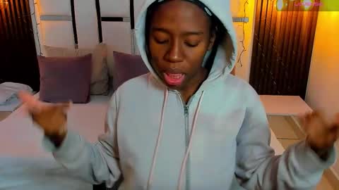 Emma online show from December 2025 01:59:02 PM