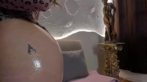 _emmawalka online show from October 2025 05:25:01 PM