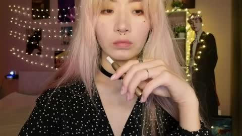 EveEva online show from April 2026 02:00:02 AM