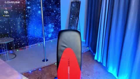 Snapshot of _f_r_a_u_ chatting on January 2025 01:11:01 AM F R A U online show from January 2025 01:11:01 AM