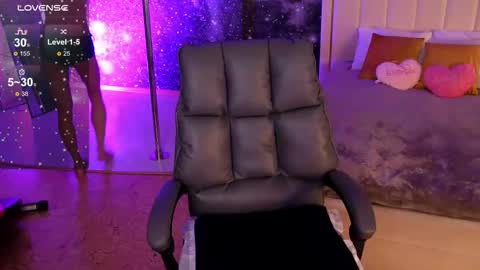 Snapshot of _f_r_a_u_ chatting on October 2025 01:05:01 AM F R A U online show from October 2025 01:05:01 AM