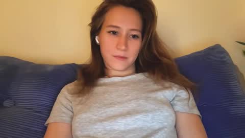 Snapshot of _feli_ chatting on February 2025 03:22:01 AM all my social     online show from February 2025 03:22:01 AM