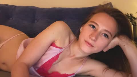 Snapshot of _feli_ chatting on February 2025 02:28:02 AM all my social     online show from February 2025 02:28:02 AM