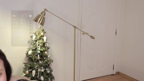 Snapshot of _female_essence_ chatting on January 2025 03:34:01 AM Essie online show from January 2025 03:34:01 AM