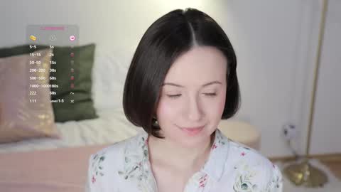 Snapshot of _female_essence_ chatting on February 2025 07:03:01 AM Essie online show from February 2025 07:03:01 AM