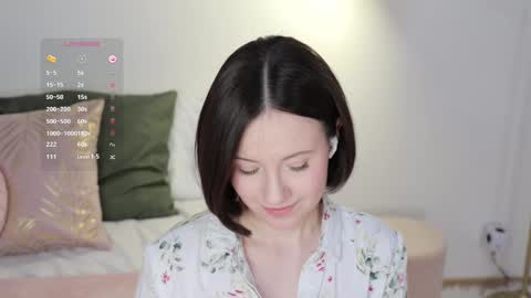 Snapshot of _female_essence_ chatting on February 2025 10:12:02 AM Essie online show from February 2025 10:12:02 AM