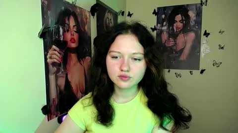 Snapshot of _foxy_lady chatting on September 2025 06:26:01 AM Alice online show from September 2025 06:26:01 AM