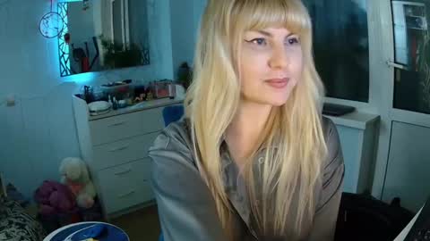 _glamorous_ online show from February 2025 09:04:02 PM