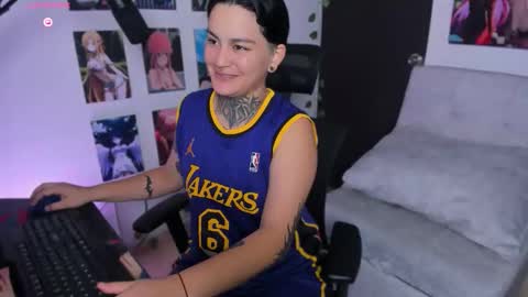 LEEP  online show from November 2025 01:44:02 AM