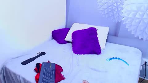 _gold_strawberry_ online show from May 2026 06:43:02 AM