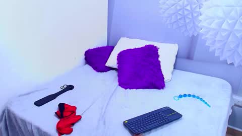_gold_strawberry_ online show from May 2026 06:54:02 AM