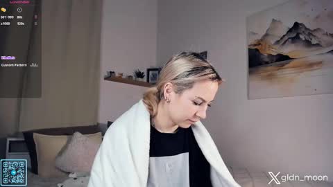 Rina online show from November 2025 09:03:01 PM