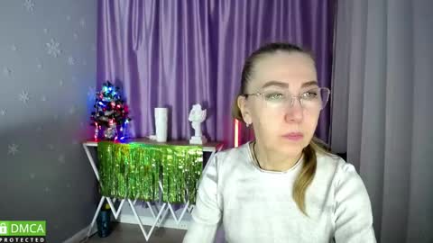 _greybunny_ online show from January 2025 08:09:02 AM