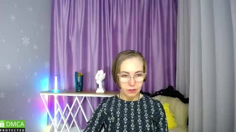 _greybunny_ online show from October 2025 07:28:02 AM