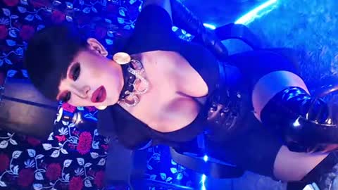 Snapshot of _hailyourqueenx chatting on June 2026 07:05:01 PM GoDDess Chloe online show from June 2026 07:05:01 PM