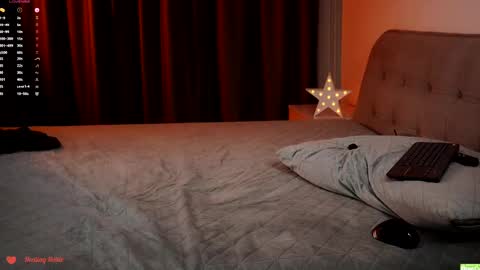 Snapshot of _healing_hottie_ chatting on February 2025 11:14:02 PM Veronica online show from February 2025 11:14:02 PM