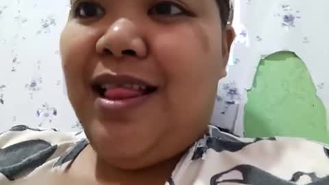 _hershey003 online show from September 2025 11:48:01 PM