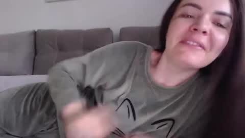 Criss4u online show from April 2026 05:49:01 AM