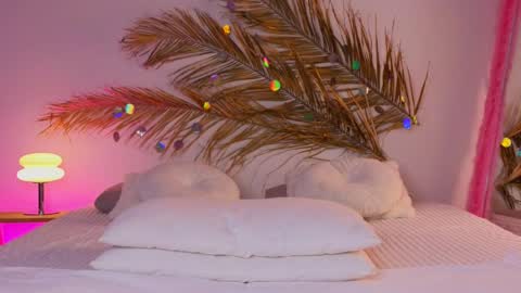 Holly online show from March 2025 07:24:01 AM