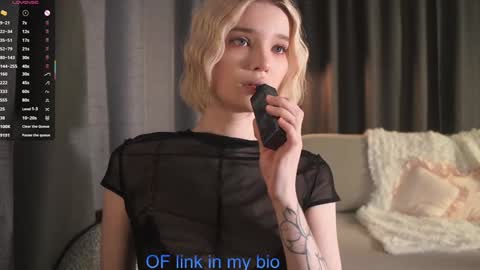 Ava 3 online show from October 2025 12:06:01 PM