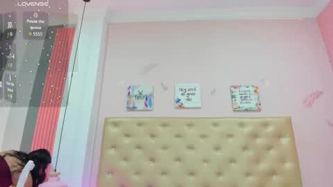 J A D E online show from November 2025 12:17:01 PM