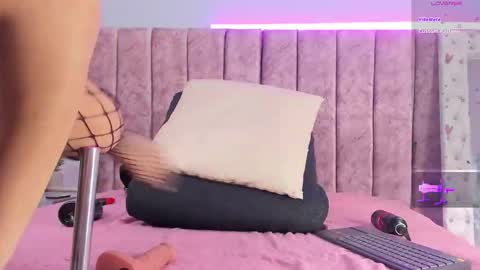 Snapshot of _jasmine_blush chatting on November 2025 02:17:01 PM Jasmine online show from November 2025 02:17:01 PM