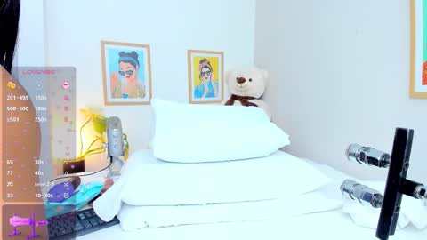 _jasminnee_ online show from March 2026 01:24:01 PM