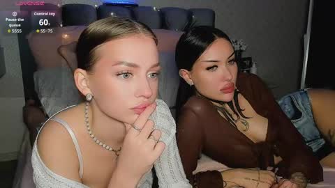 Jess blond and Leila brunette online show from May 2026 10:55:02 AM