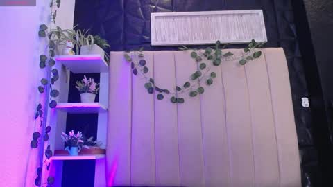 Mia online show from January 2025 03:57:02 PM