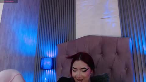 Mia online show from December 2025 04:57:01 PM