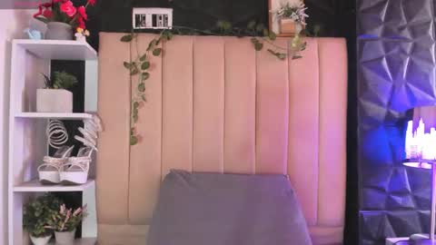 Mia online show from January 2026 04:11:01 PM