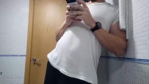 Jonnhy online show from November 2025 06:31:02 PM